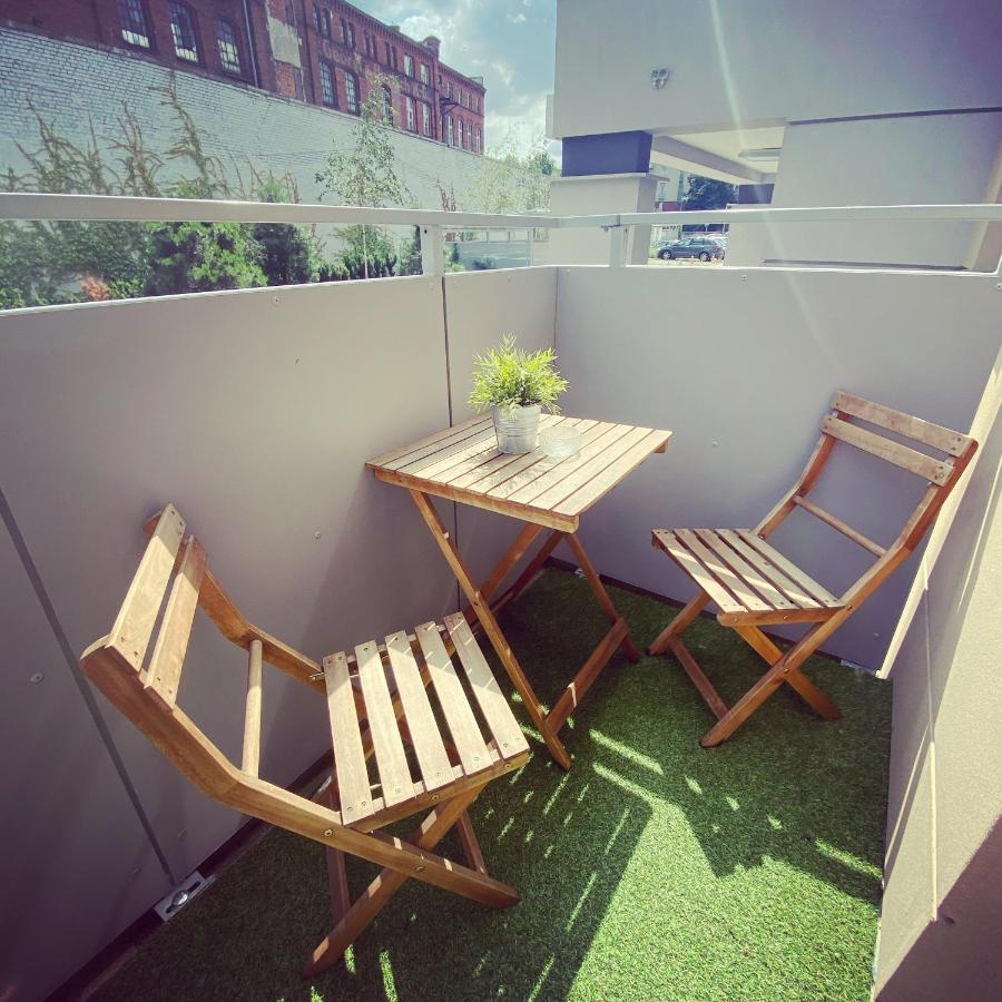 Apartament Na Teczowej Wrocław Exteriör bild