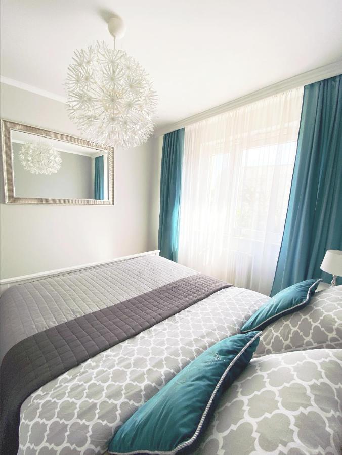 Apartament Na Teczowej Wrocław Exteriör bild