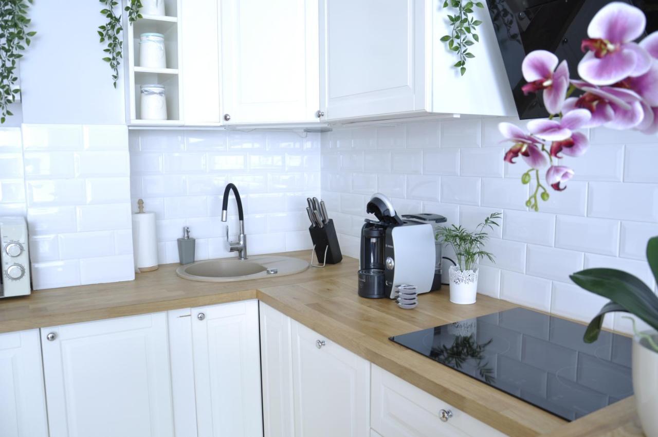Apartament Na Teczowej Wrocław Exteriör bild