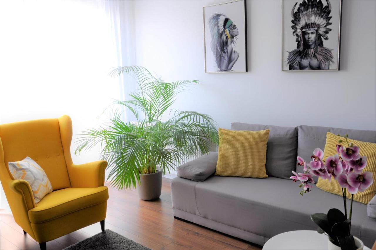 Apartament Na Teczowej Wrocław Exteriör bild